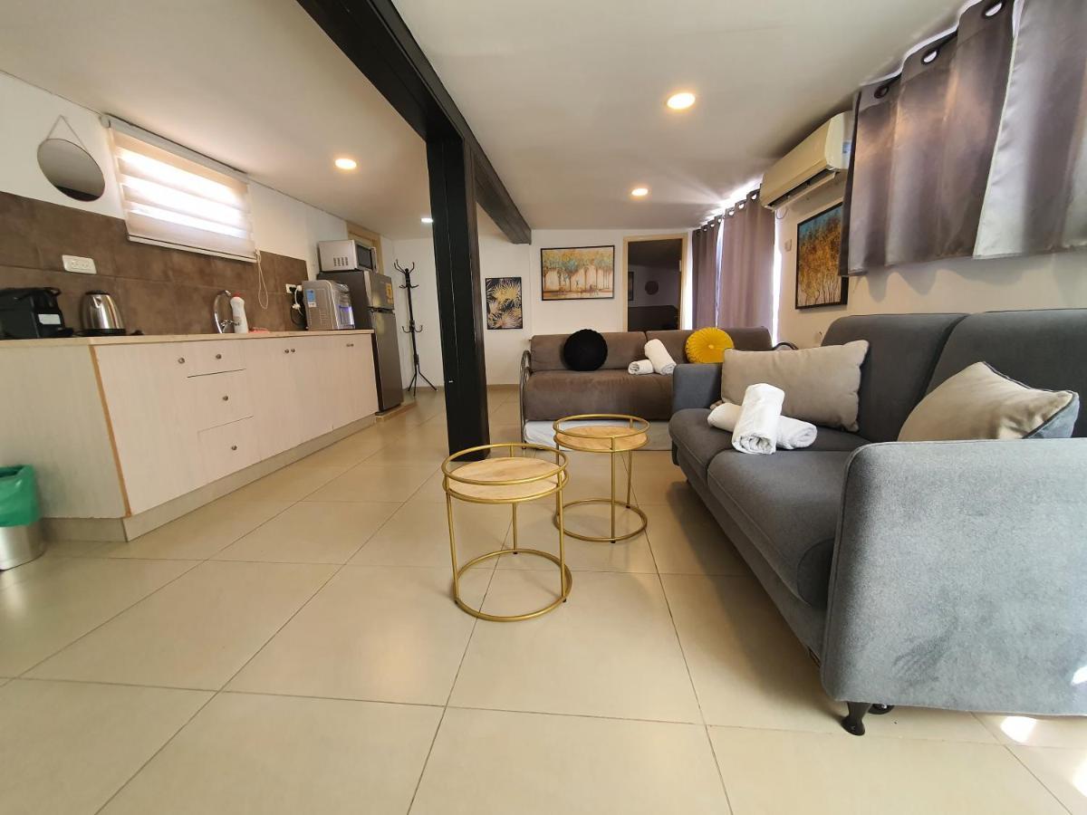 Barak Royal Suites 20 Sea View - ג'קוזי בחצר ומרפסות עם נוף לים Эйлат Экстерьер фото